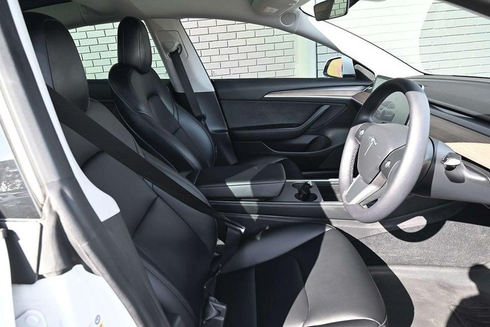 2022 Tesla Model 3 Rear-Wheel Drive