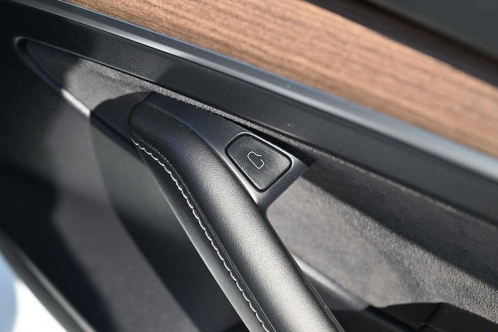 2022 Tesla Model 3 Rear-Wheel Drive