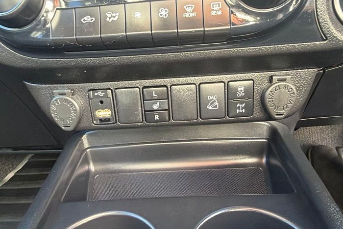 2022 Toyota Hilux Rugged X
