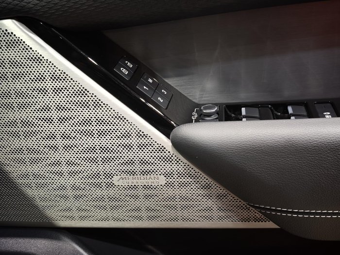 2021 Land Rover Range Rover Velar P250 R-Dynamic SE