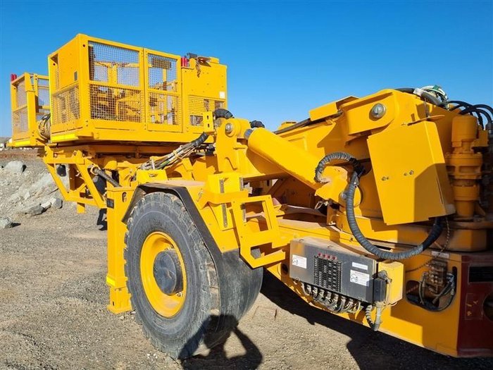 2021 MacLean LR3 Boom Lift Truck
