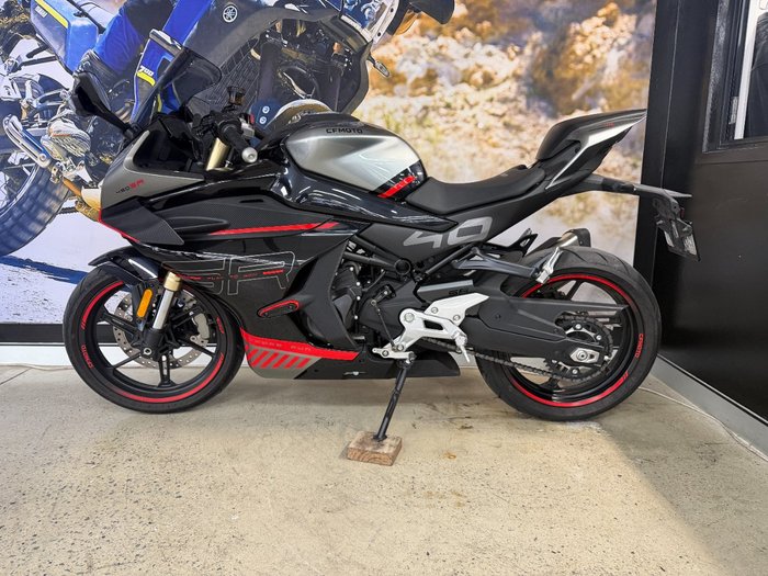 2023 CFMOTO 450 SR ABS BLACK
