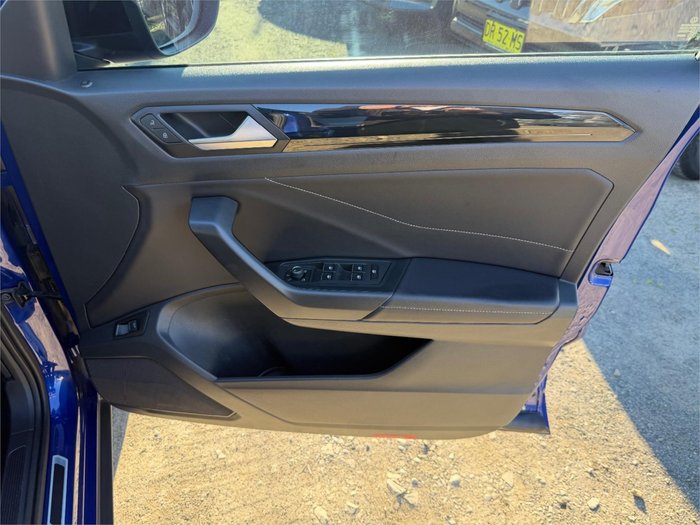 2023 VOLKSWAGEN T-ROC 140TSI R-LINE (RESTRICTED FTR)