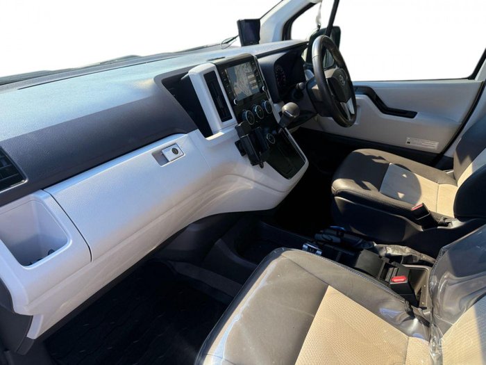 2020 Toyota Hiace Commuter GL
