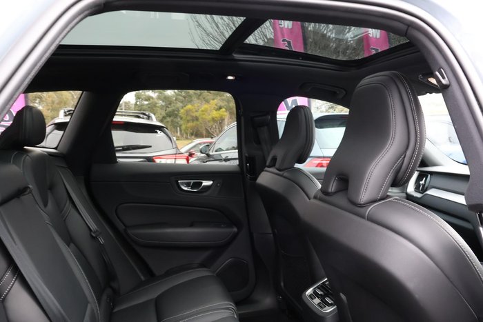 2021 Volvo XC60 B6 R-Design