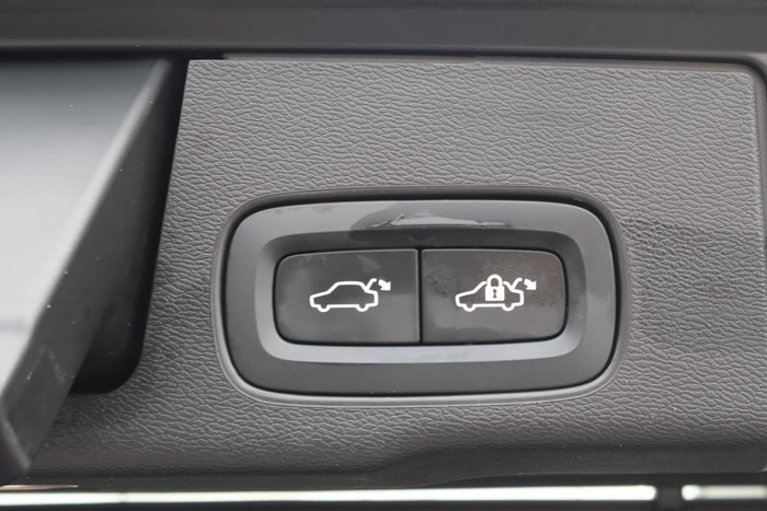 2021 Volvo XC60 B6 R-Design