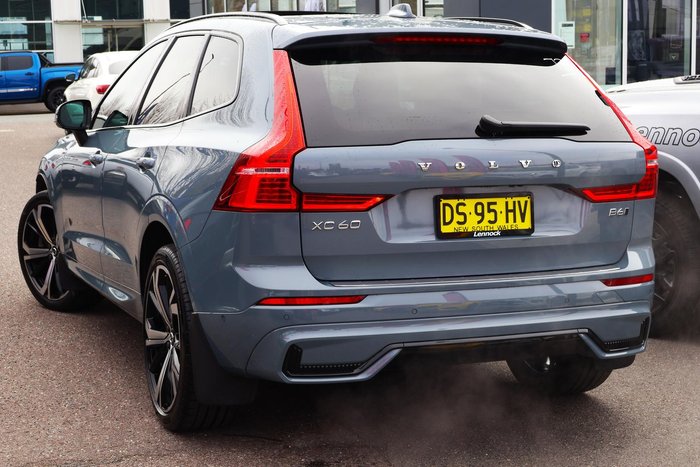 2021 Volvo XC60 B6 R-Design