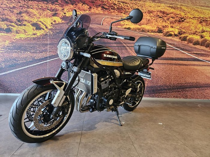 2024 Kawasaki Z900RS (Z900C) Z Maroon