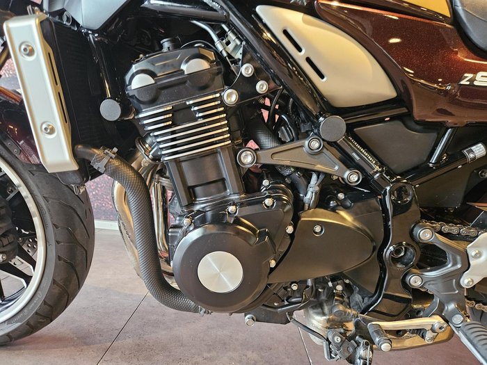 2024 Kawasaki Z900RS (Z900C) Z Maroon