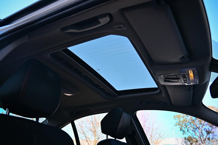 2012 BMW 3 Series 320i