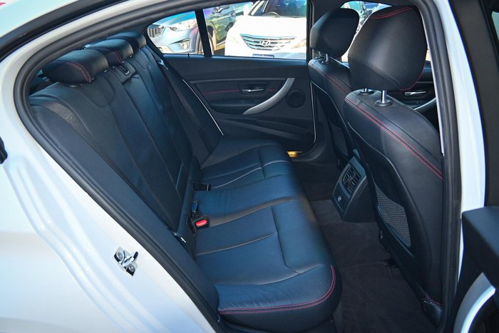 2012 BMW 3 Series 320i