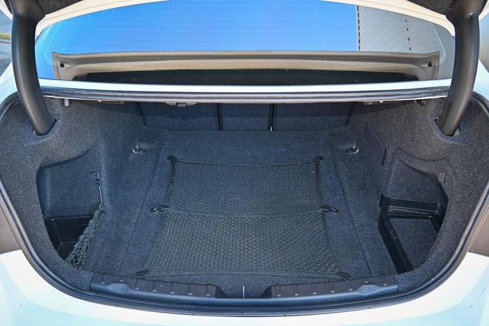 2012 BMW 3 Series 320i