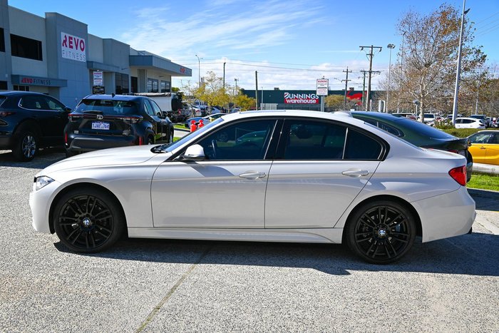 2012 BMW 3 Series 320i
