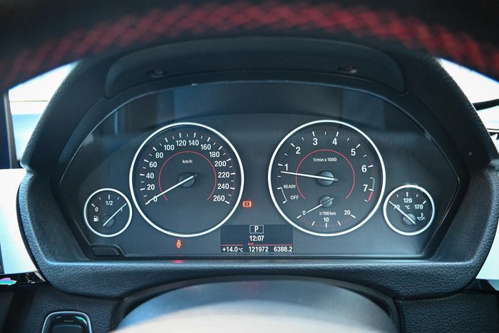 2012 BMW 3 Series 320i