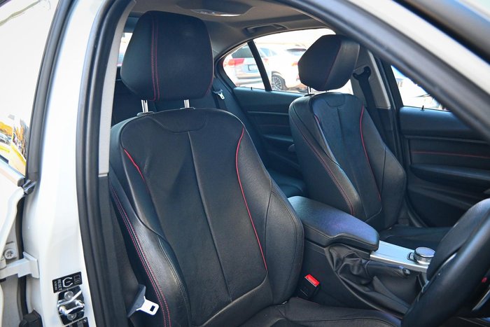 2012 BMW 3 Series 320i