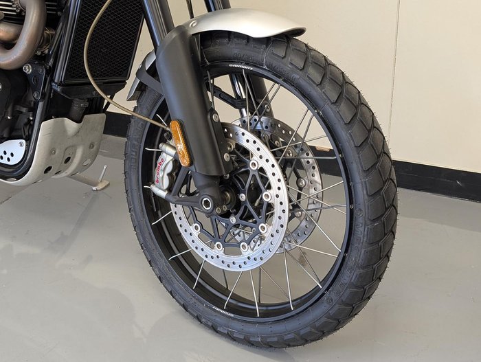 2020 Triumph Scrambler XC Scrambler Black