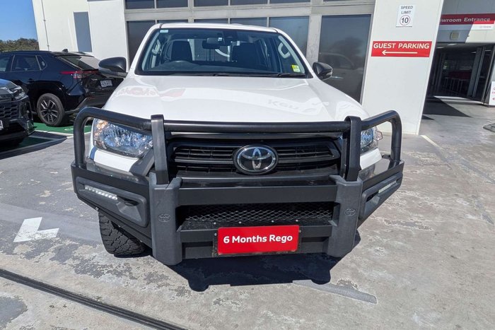 2022 Toyota Hilux SR