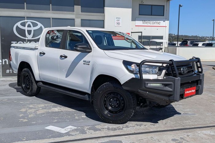 2022 Toyota Hilux SR