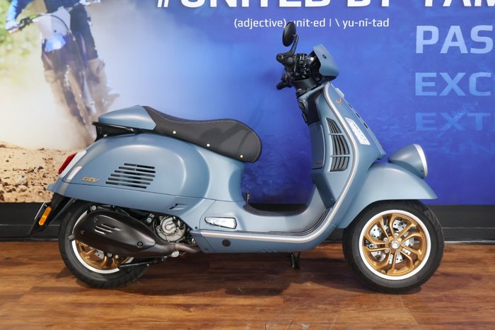 2025 VESPA GTV 300 Blue