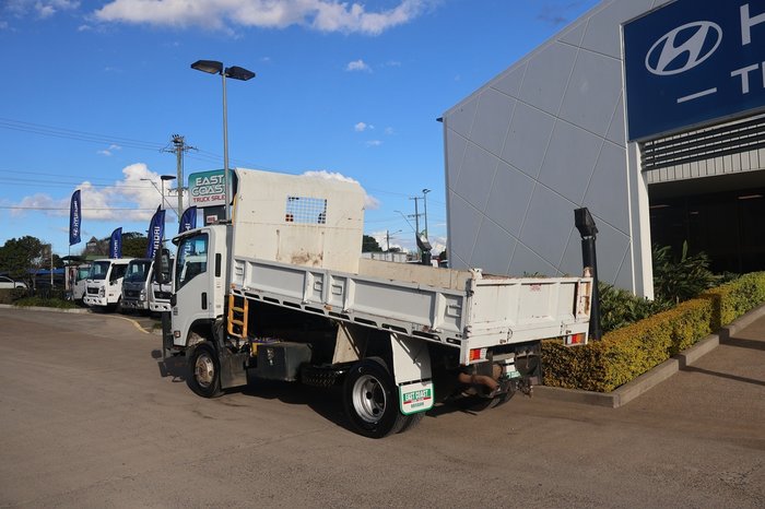 2013 ISUZU NPS 300