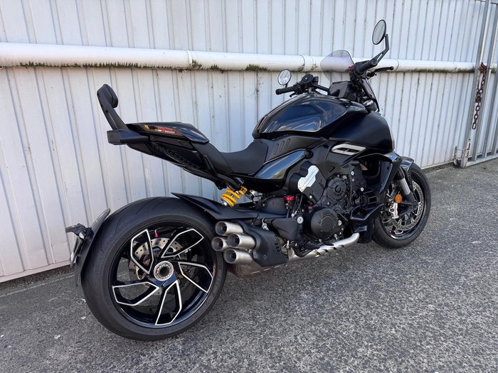2024 Ducati Diavel V4 Diavel Black