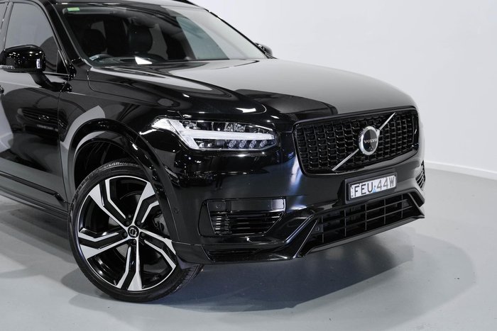 2023 Volvo XC90 Recharge Ultimate T8 Plug-In Hybrid