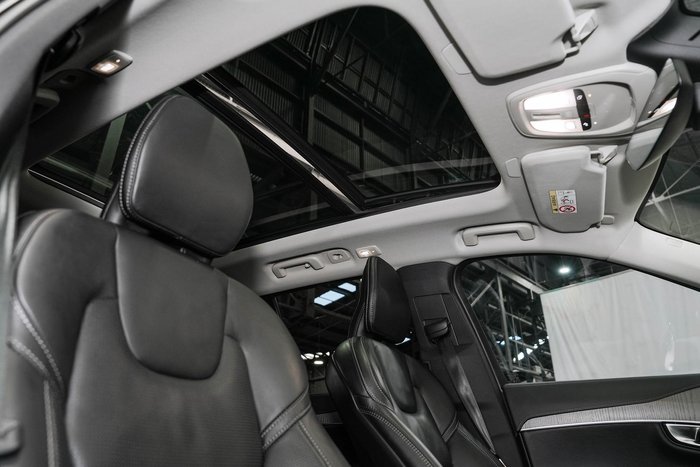 2023 Volvo XC90 Recharge Ultimate T8 Plug-In Hybrid