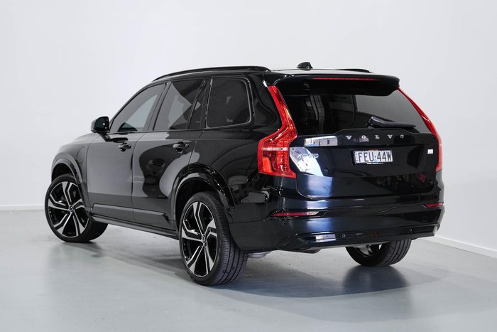 2023 Volvo XC90 Recharge Ultimate T8 Plug-In Hybrid