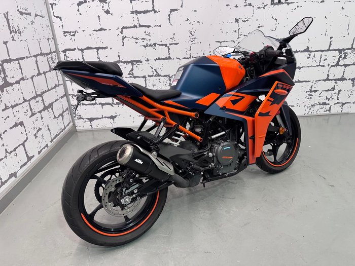 2023 KTM RC 390 RC Orange