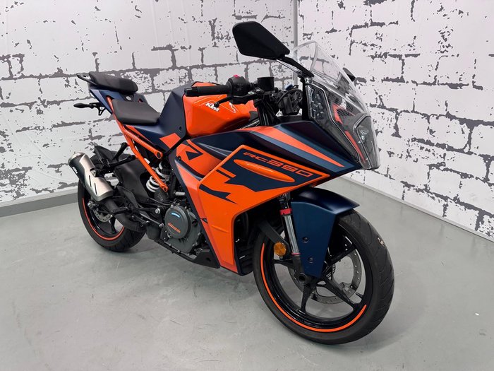 2023 KTM RC 390 RC Orange