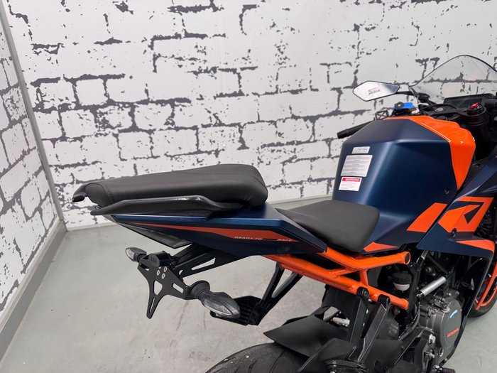 2023 KTM RC 390 RC Orange