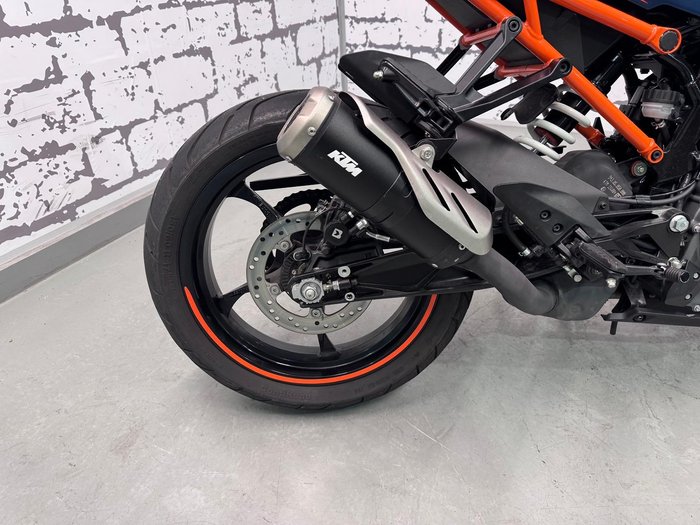 2023 KTM RC 390 RC Orange