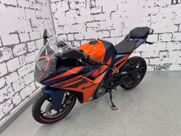 2023 KTM RC 390 RC Orange