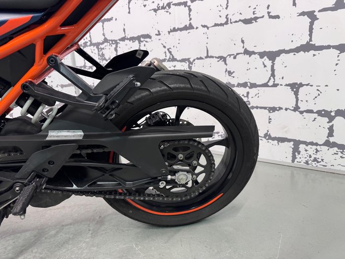 2023 KTM RC 390 RC Orange