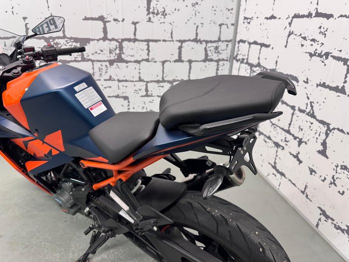 2023 KTM RC 390 RC Orange