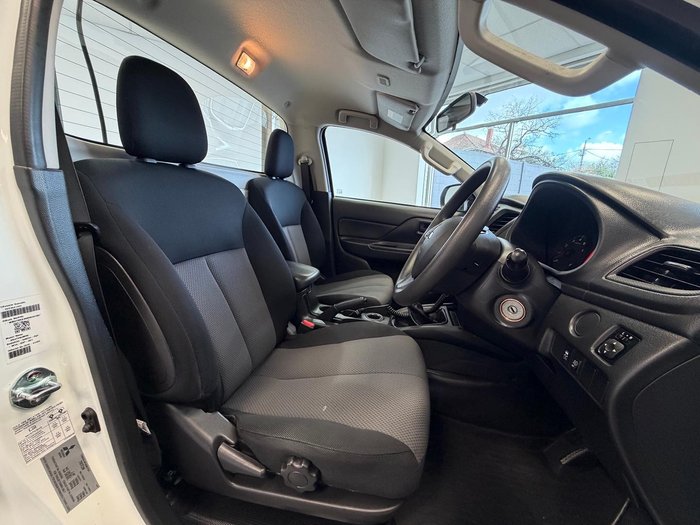 2022 Mitsubishi Triton GLX