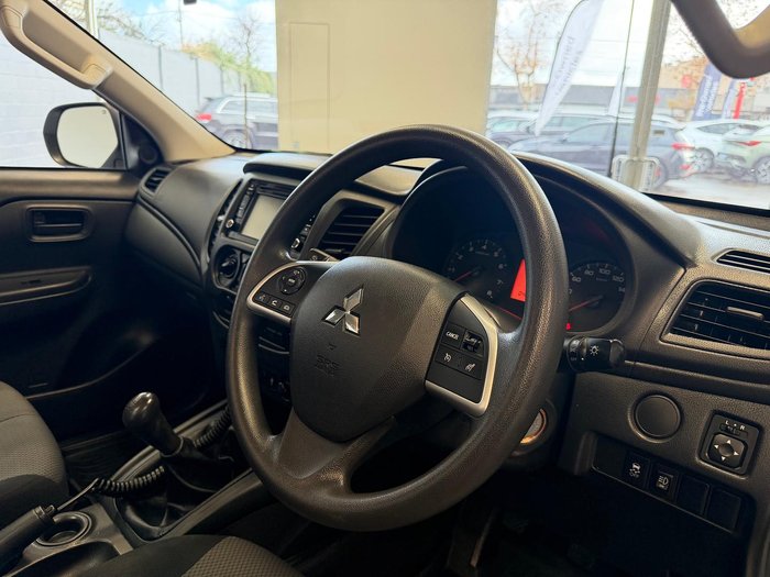 2022 Mitsubishi Triton GLX