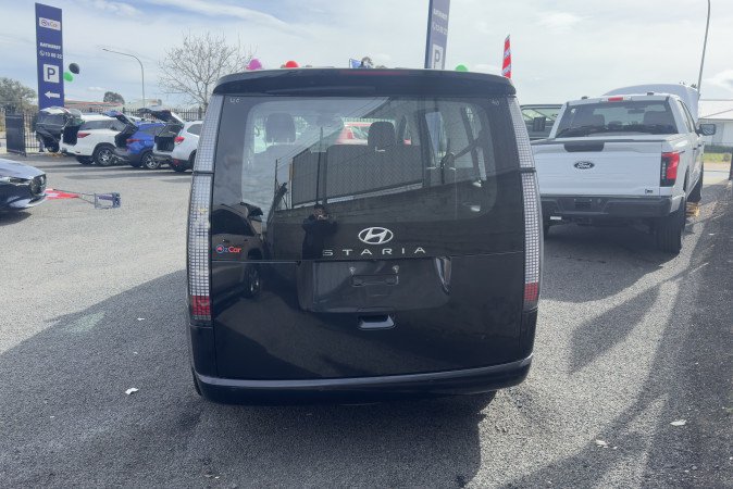 2022 HYUNDAI STARIA