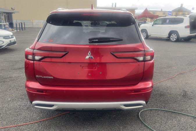 2024 MITSUBISHI OUTLANDER LS 7 SEAT (2WD)