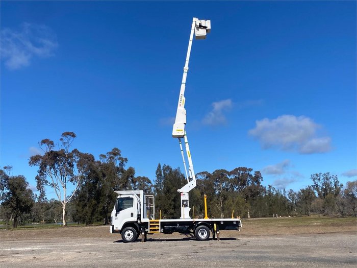 2011 Isuzu F Series FRR 500