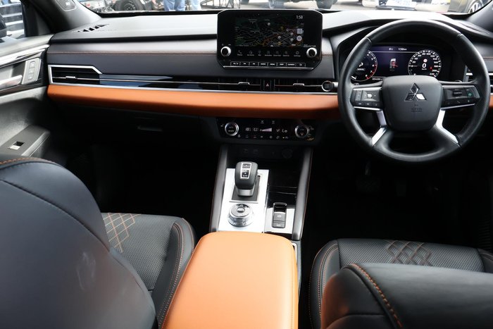 2024 Mitsubishi Outlander Exceed Tourer