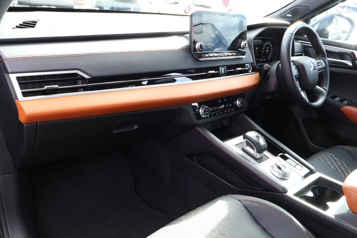 2024 Mitsubishi Outlander Exceed Tourer