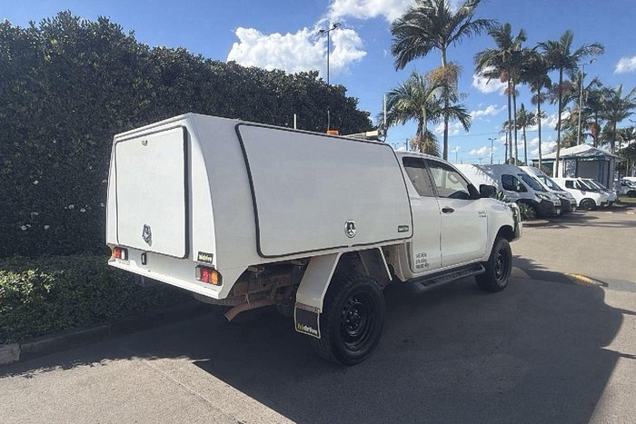 2019 Toyota Hilux SR