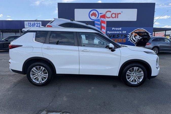 2022 MITSUBISHI OUTLANDER LS 7 SEAT (2WD)