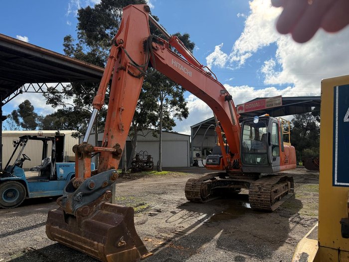 2004 Hitachi Zx200