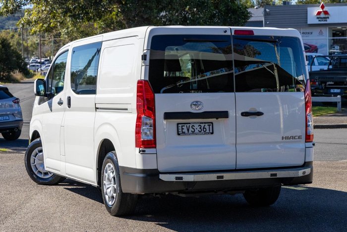 2022 Toyota Hiace GDH300R