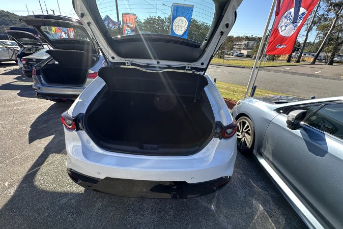 2024 MAZDA MAZDA3 G20 EVOLVE