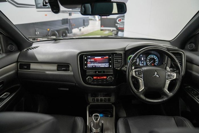 2019 Mitsubishi Outlander PHEV ES ADAS