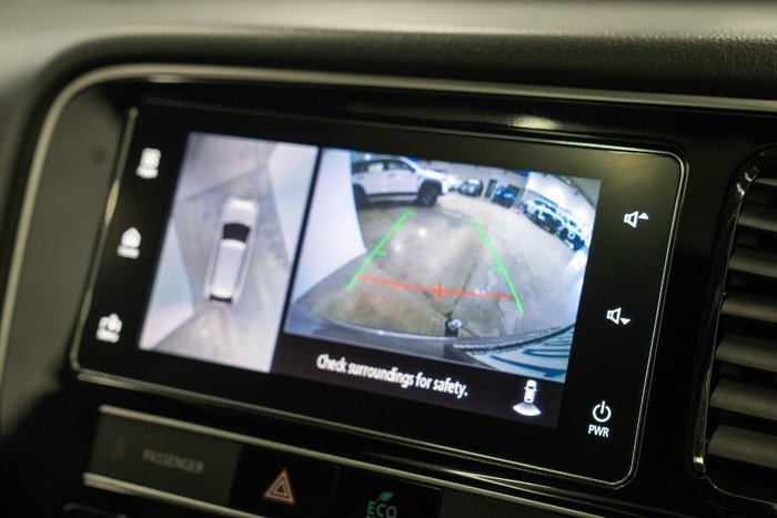 2019 Mitsubishi Outlander PHEV ES ADAS