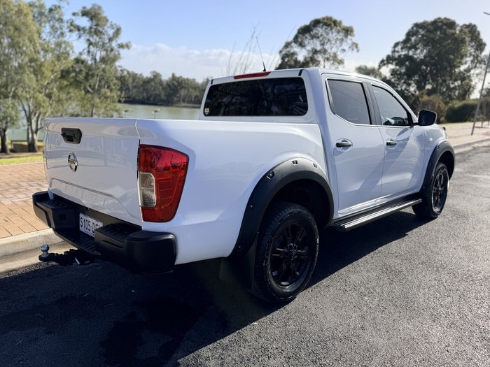 2022 Nissan Navara SL